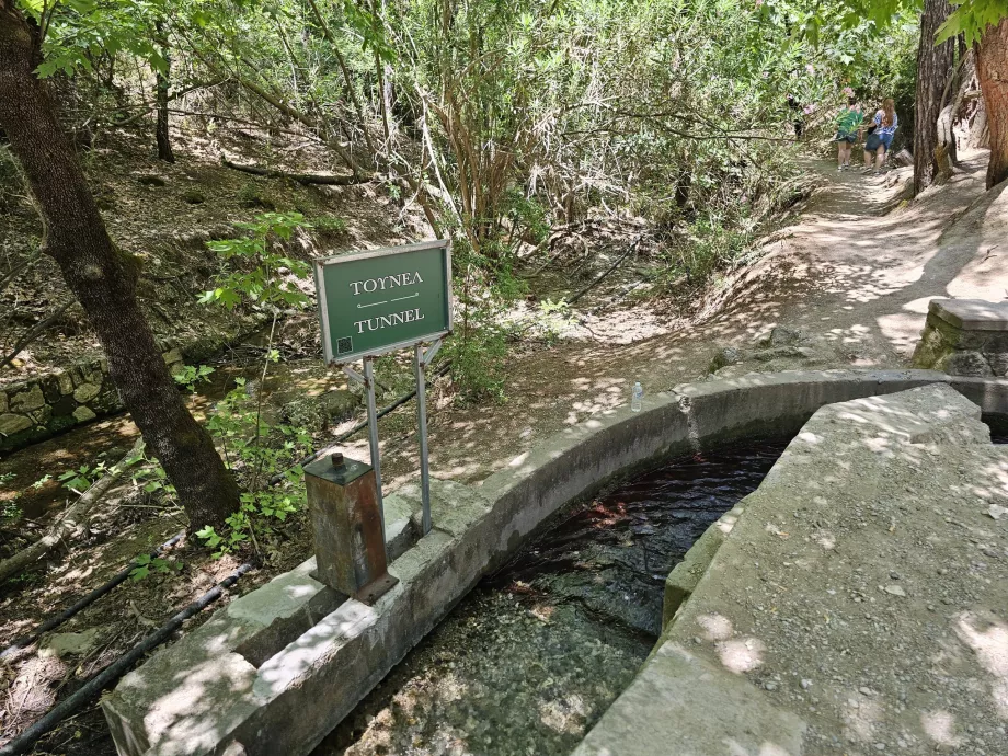 Tunel w Seven Springs