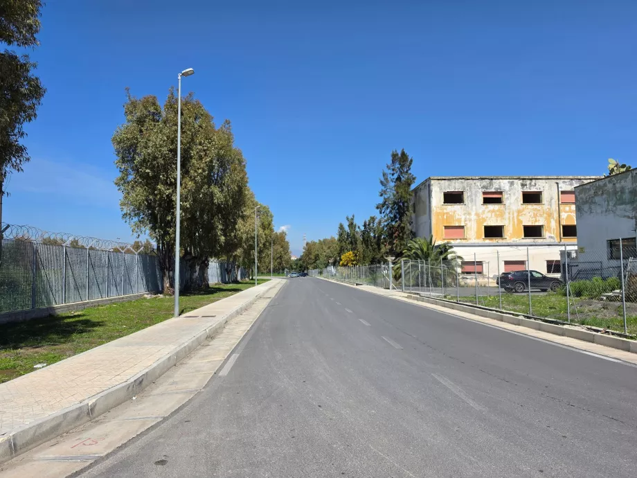 Trasa piesza z terminalu do stacji kolejowej