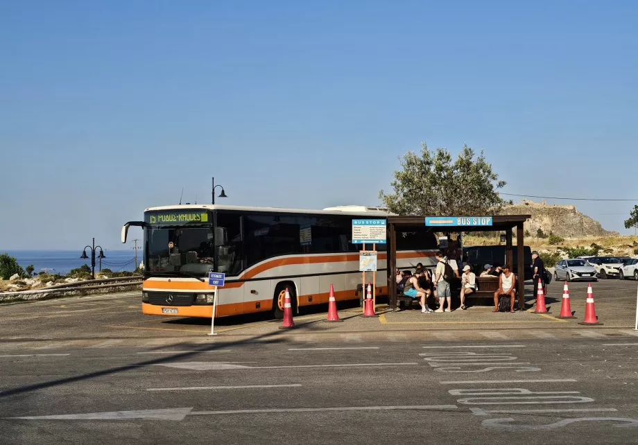 Przystanek autobusowy przy głównej drodze, Lindos