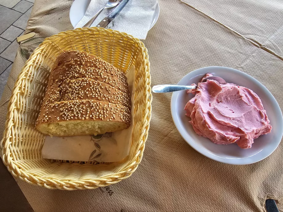 Sałatka z rybią ikrą