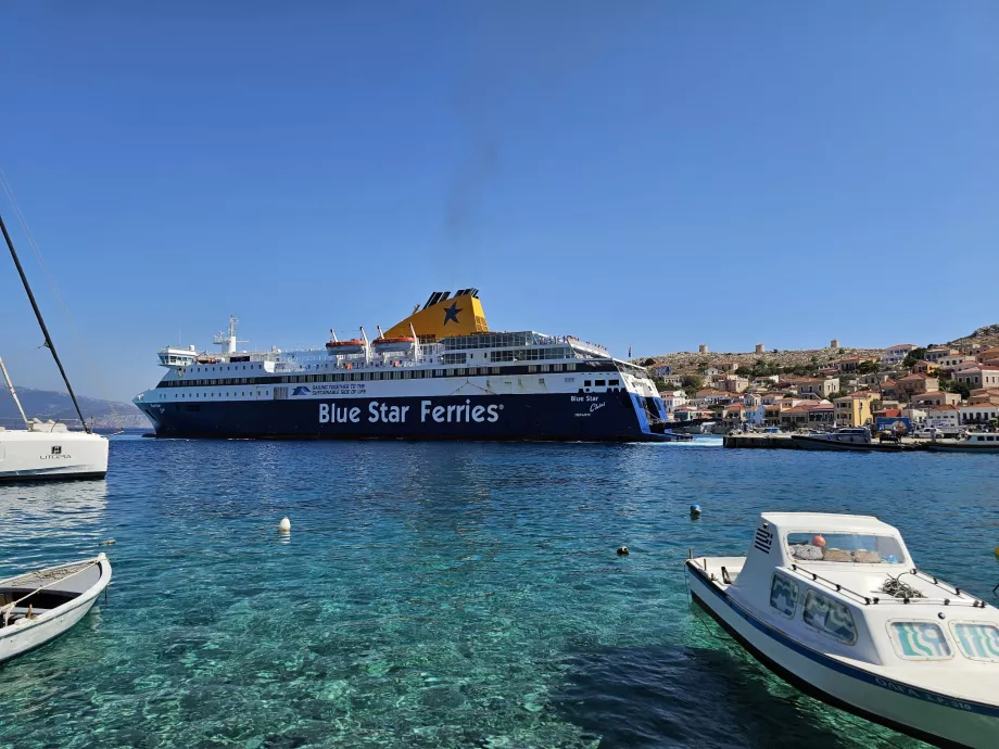 Statek Blue Star Ferries