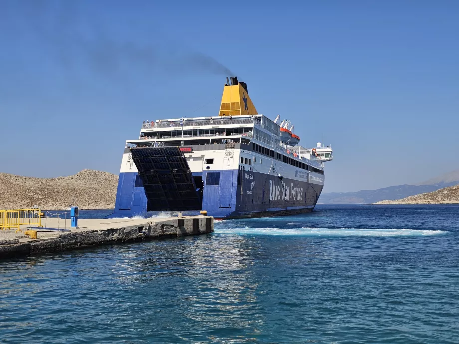 Statek Blue Star Ferries