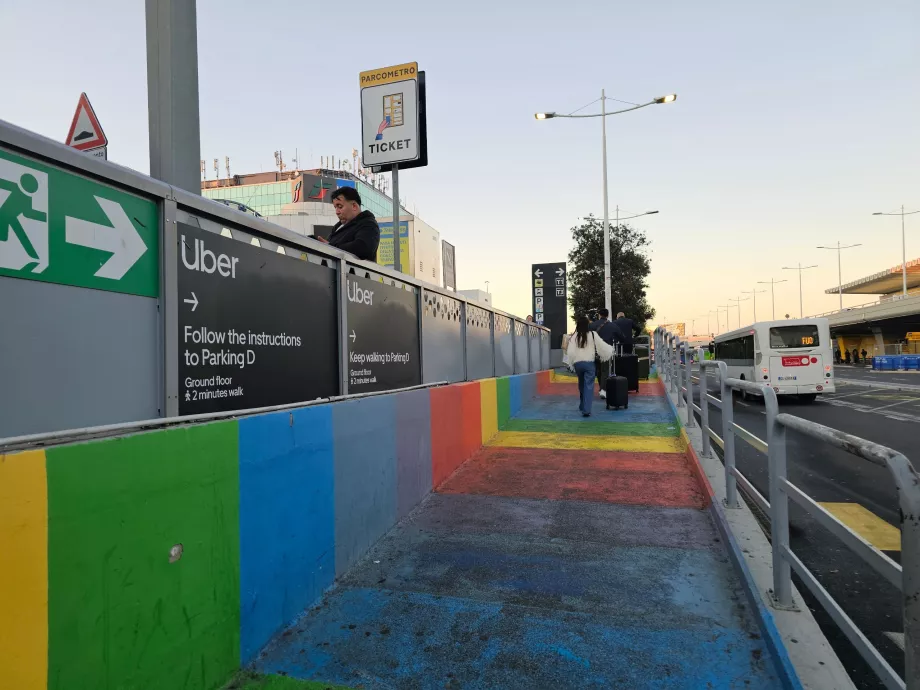 Wskazówki dojazdu do punktu odbioru Ubera