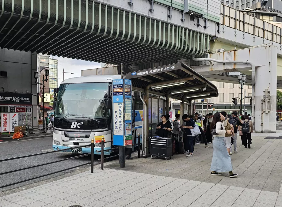 Przystanek autobusowy na stacji Namba