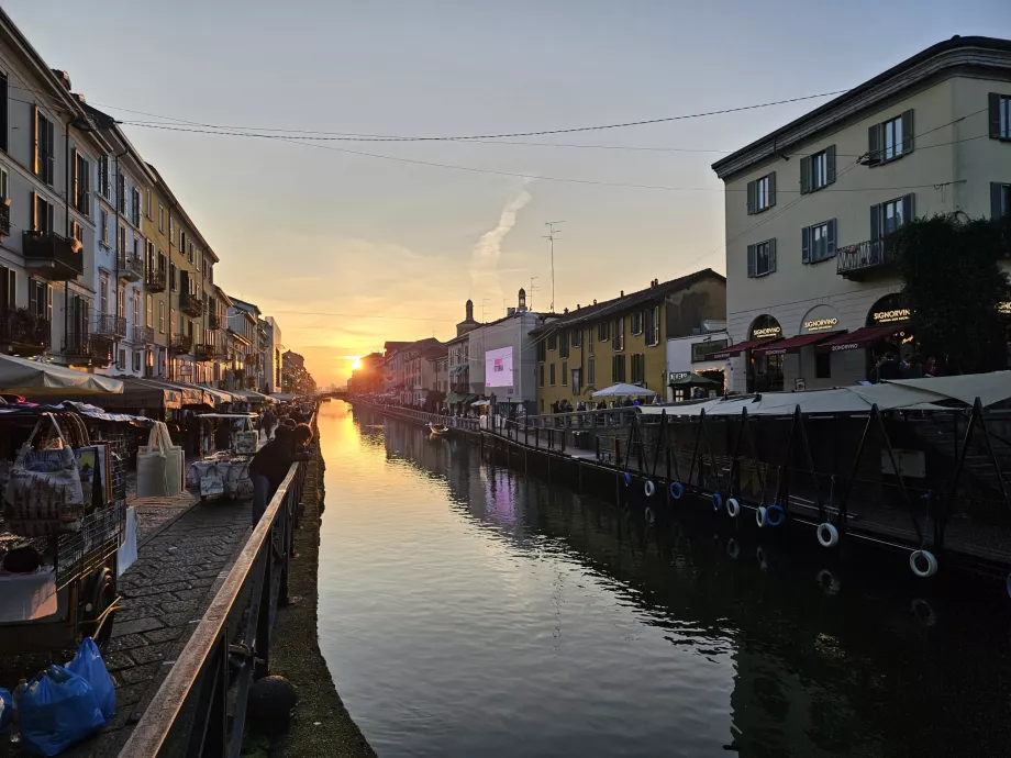 Zachód słońca w Navigli