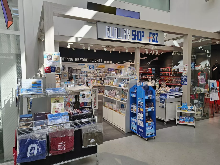 Sklep dla entuzjastów lotnictwa i dzieci