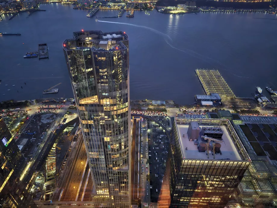 Widok z wewnętrznego punktu widokowego "The Edge"