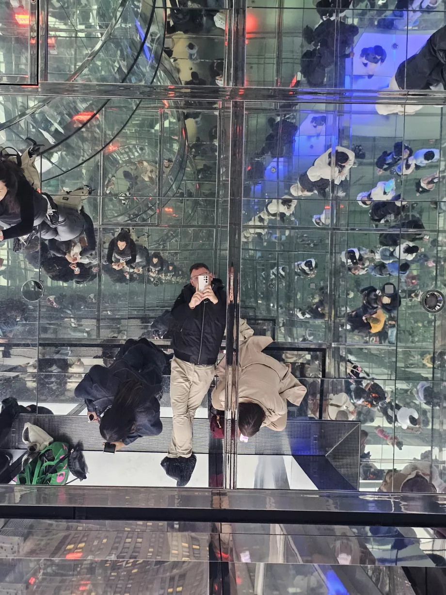 Summit One Vanderbilt, Hall of Mirrors
