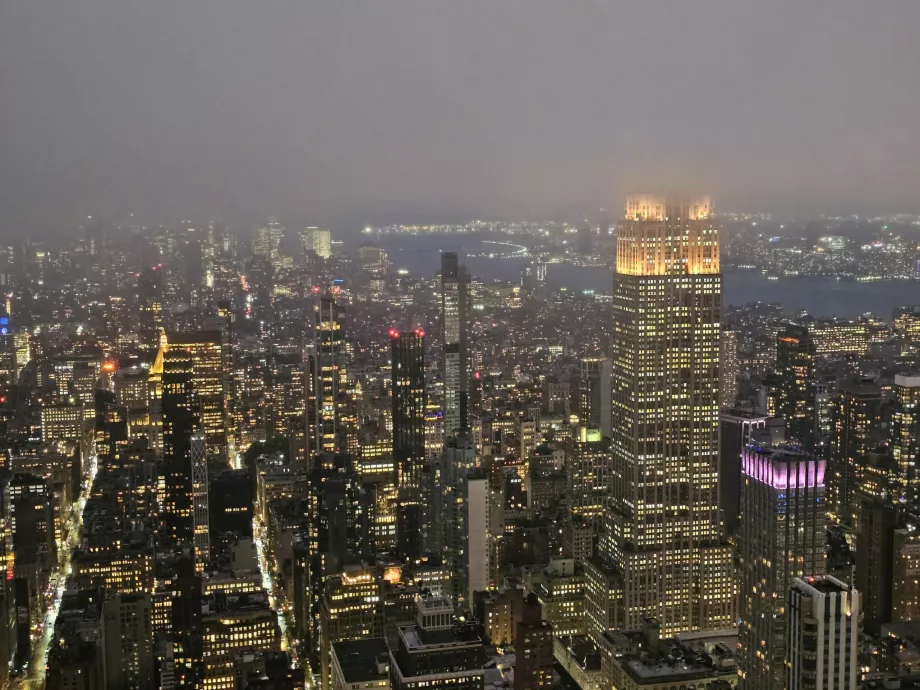Summit One Vanderbilt, widok nocny