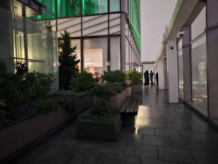 Summit One Vanderbilt, taras zewnętrzny