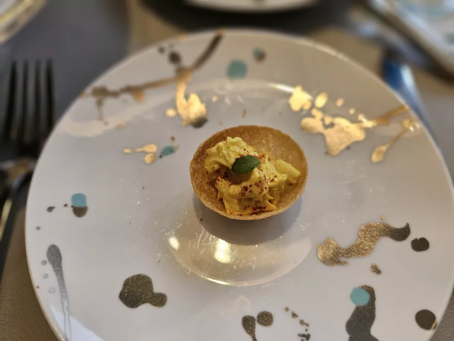 Niebieskie pudełko, pojedyncza przekąska