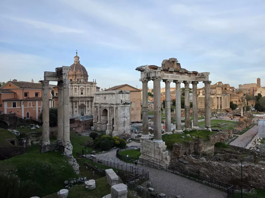 Widok na Forum Romanum z Kapitolu