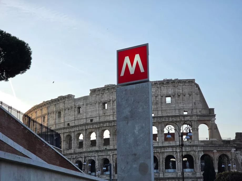 Stacja metra Colosseo