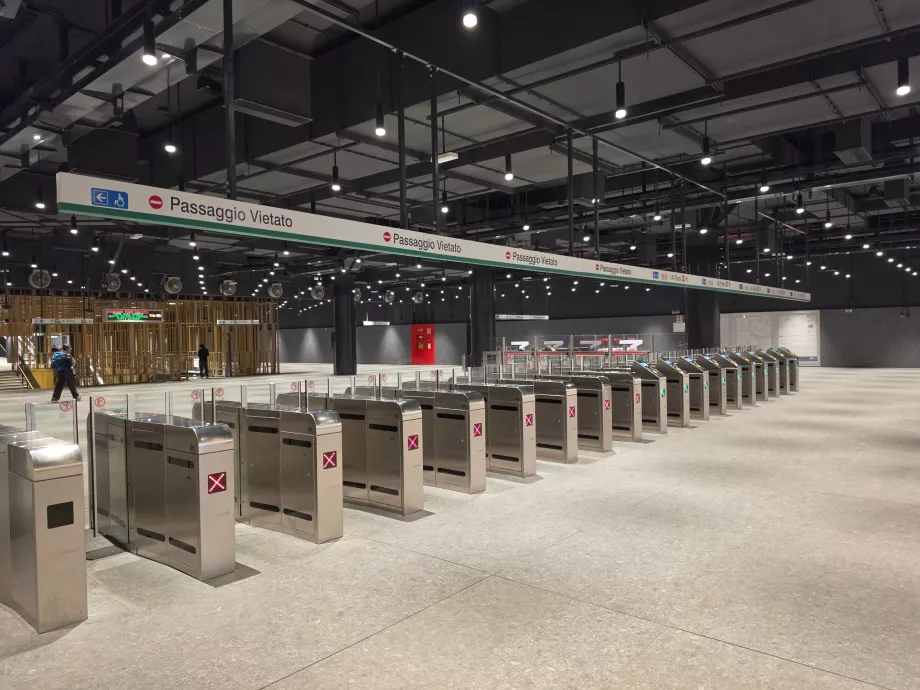 Kołowroty przy wejściu do metra
