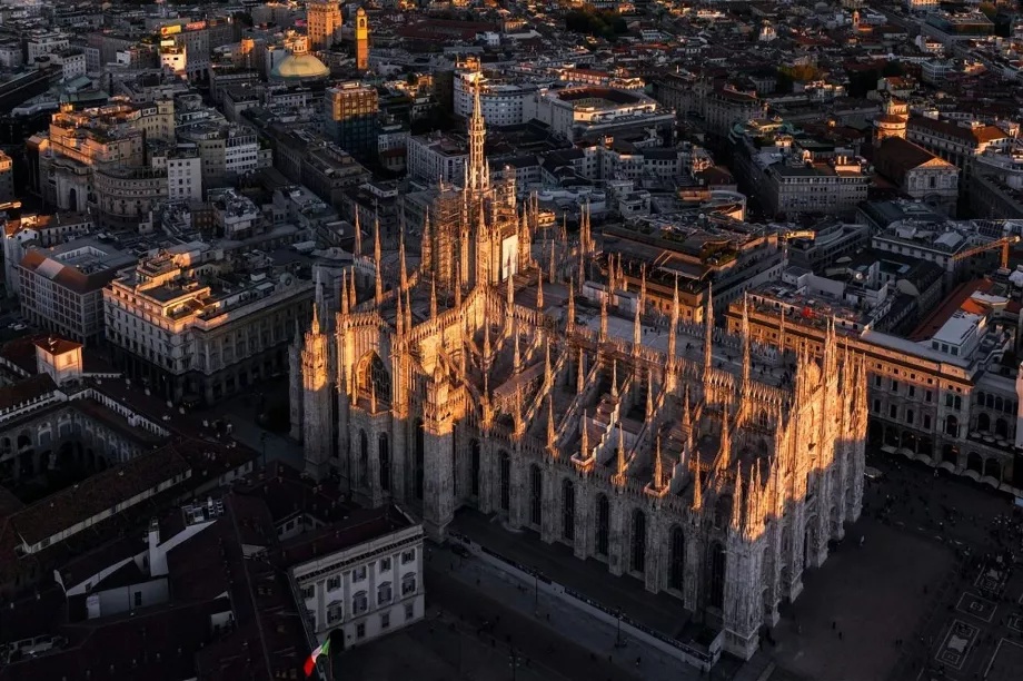 Widok Duomo z lotu ptaka