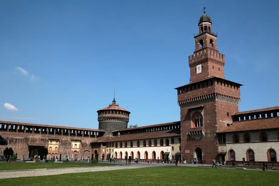 Dziedziniec Castello Sforzesco
