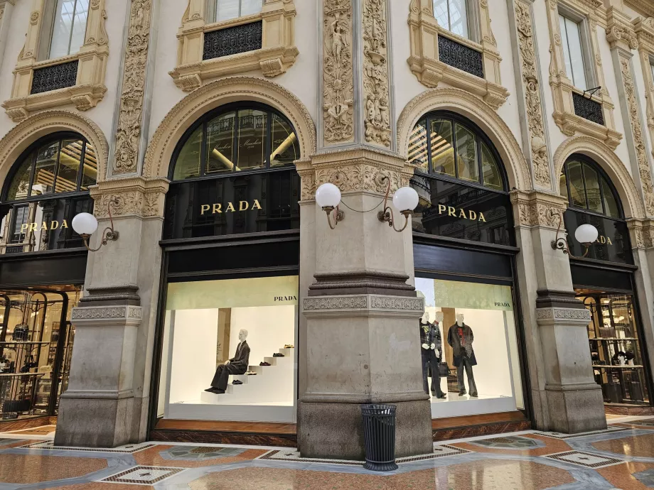 Sklepy w Galleria Vittorio Emanuele II.