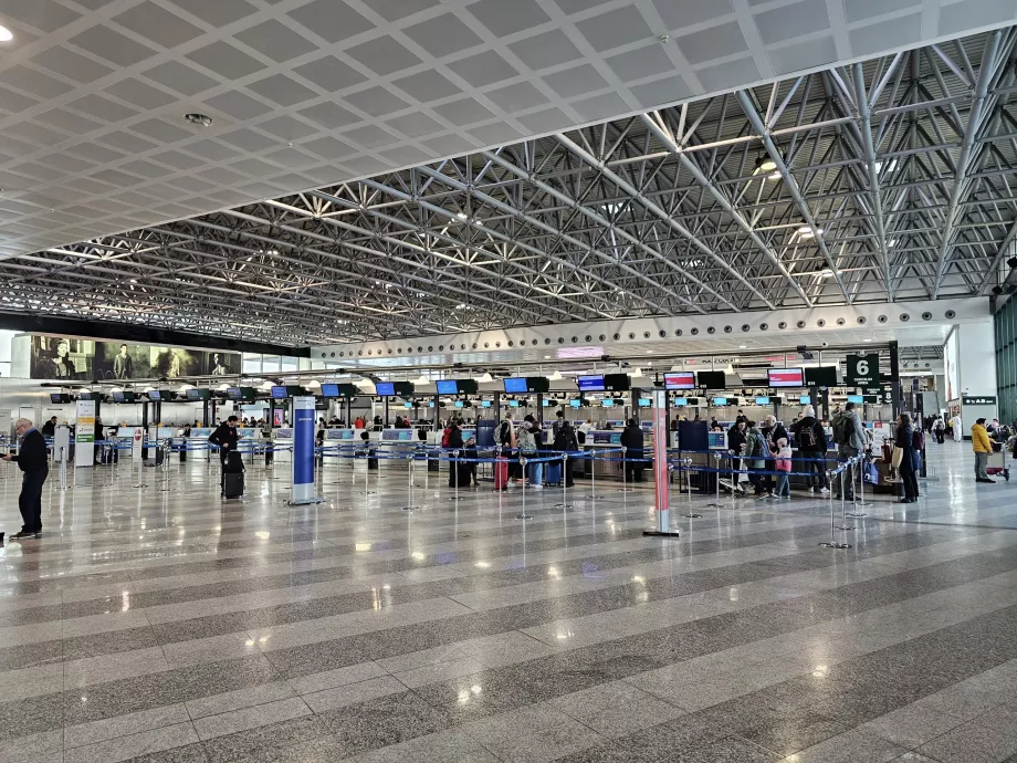 Hala odpraw, Terminal 1