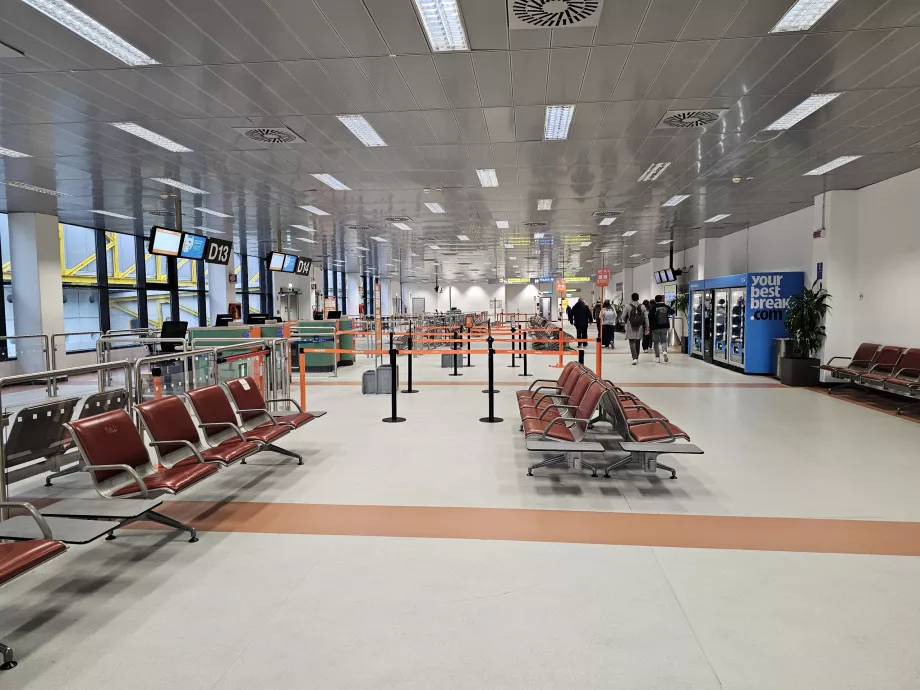 Terminal 2, strefa tranzytowa