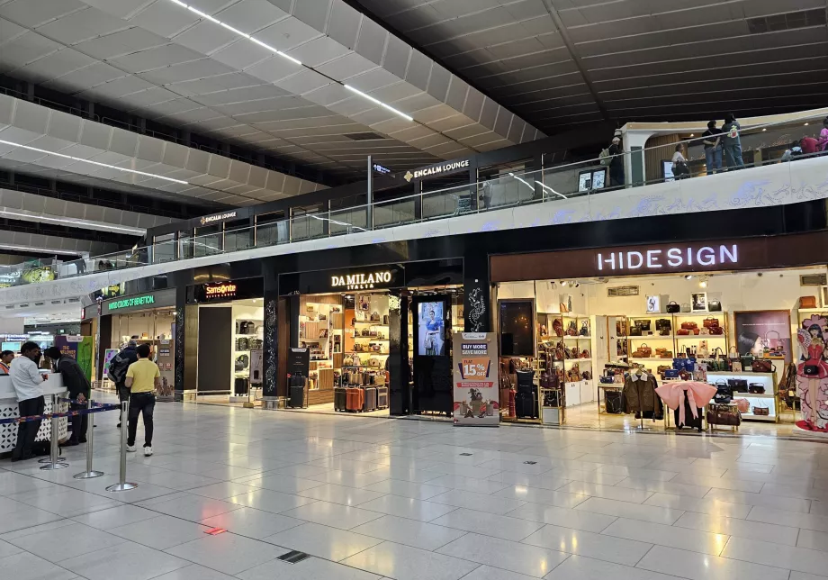 Sklepy, tranzyt, terminal 3