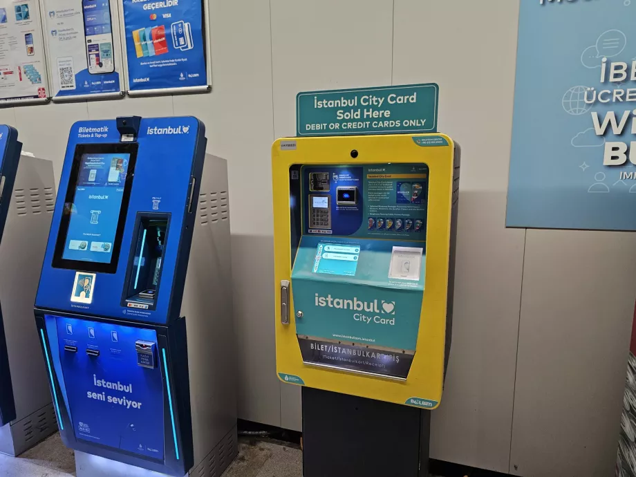Żółty automat do sprzedaży biletów dziennych i wielodniowych