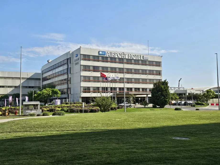 Hotel przy lotnisku