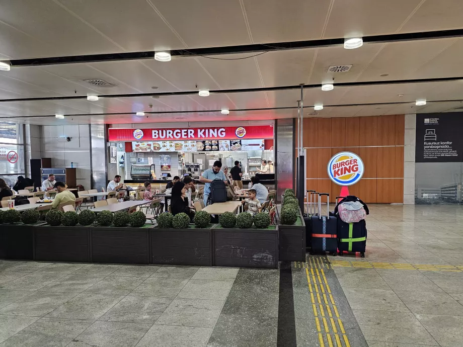 Burger King, publiczna strefa przylotów