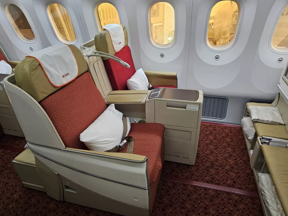 Fotele klasy biznes, Boeing 787