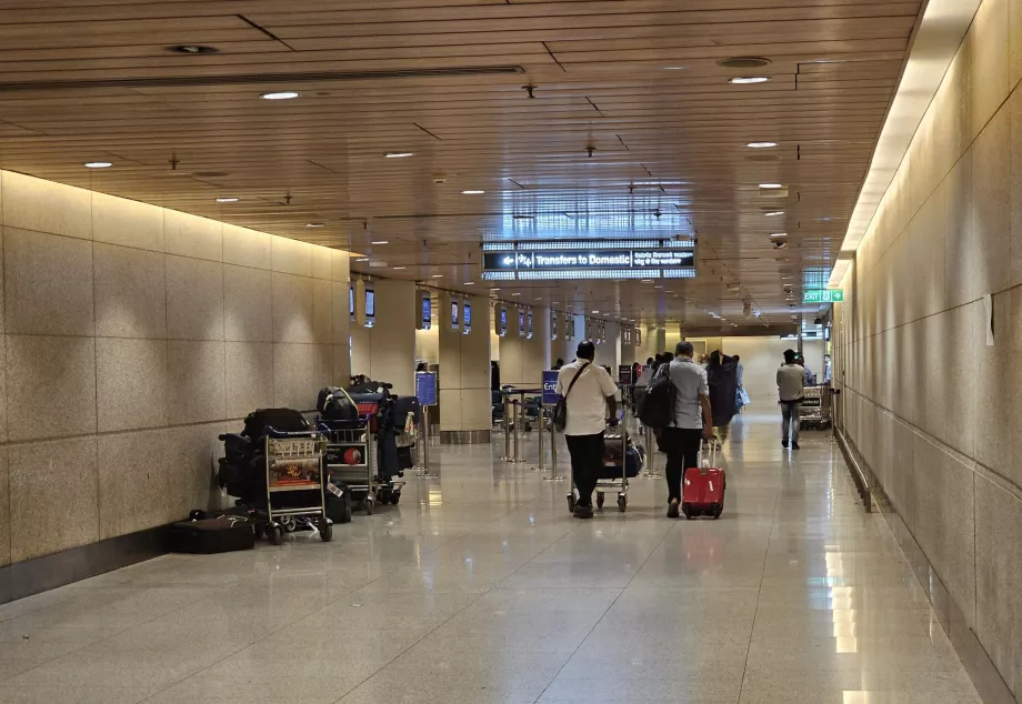 Transfer międzynarodowy -&gt; krajowy, Terminal 2