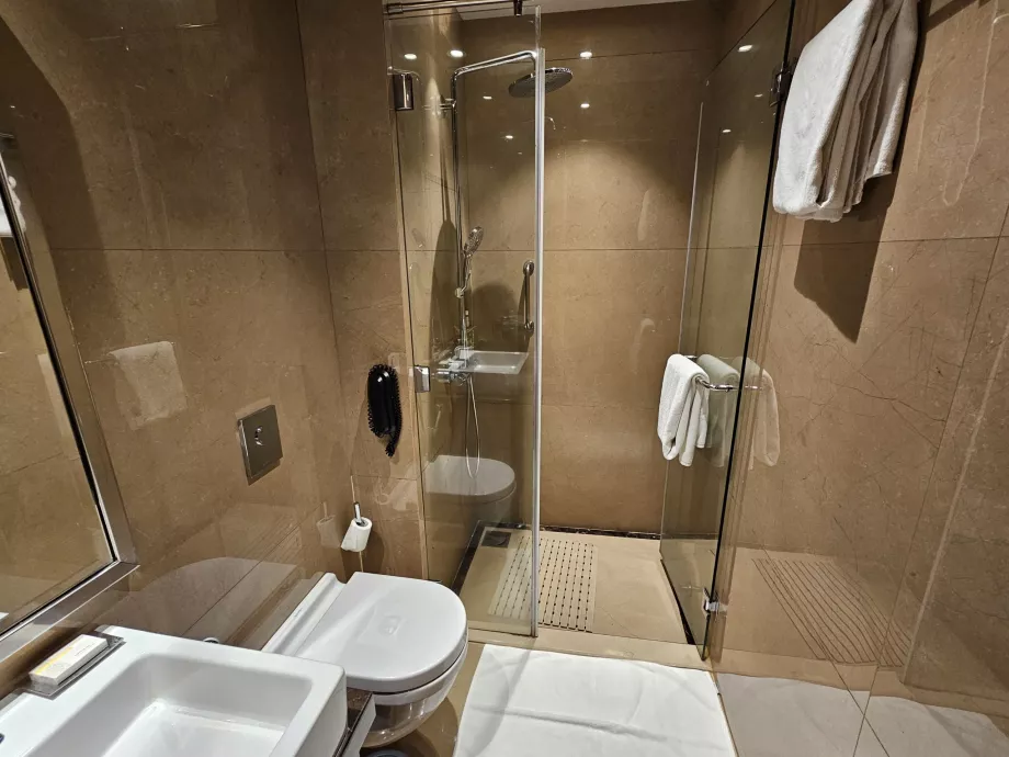 Hotel tranzytowy Niranta