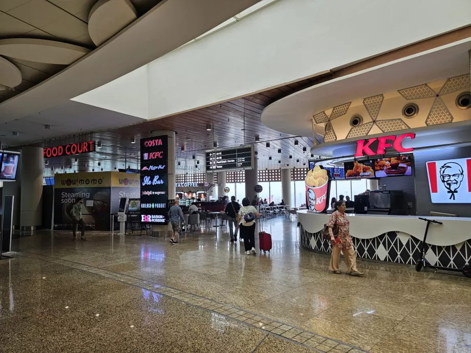 Food Court, strefa tranzytowa, terminal 2