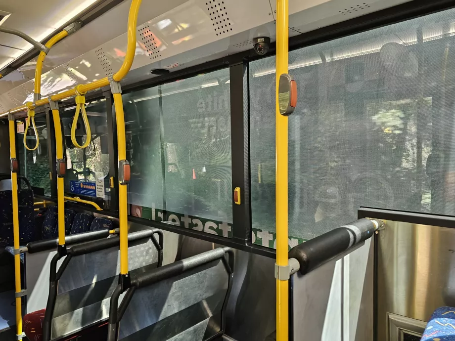 Przycisk zatrzymania w autobusie