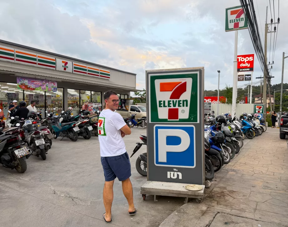 Ja przed 7-Eleven