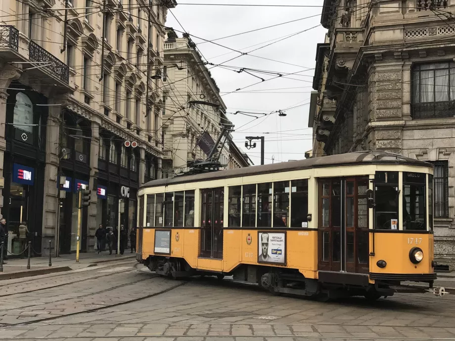 Zabytkowy tramwaj w Mediolanie
