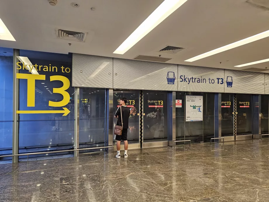 Stacje SkyTrain