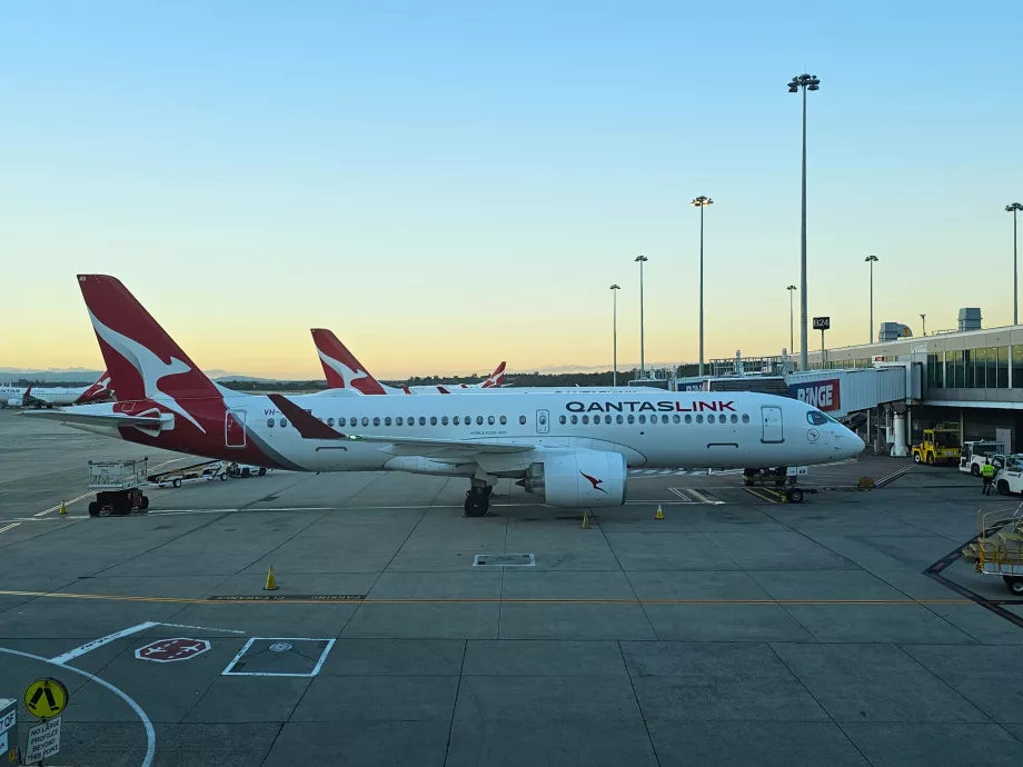 Qantas, Airbus A220, lotnisko w Melbourne